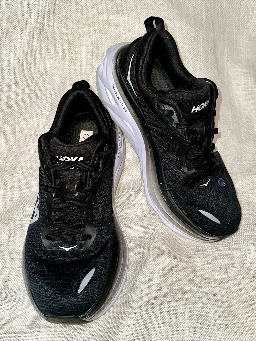 Hoka Bondi 8 Black White Running Shoes Sneakers Size 7